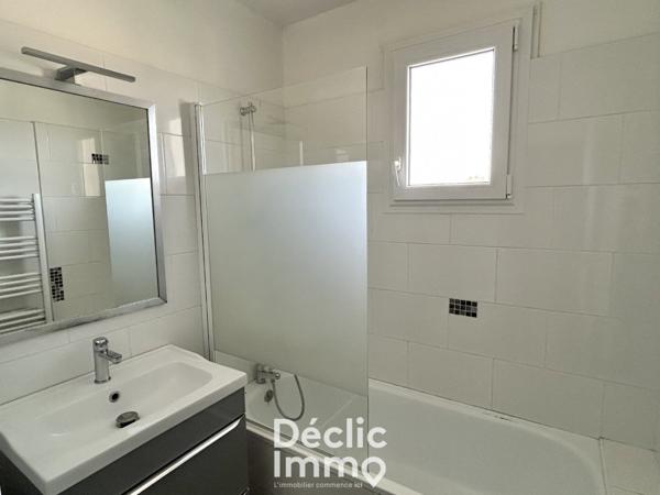 Vente maison Bassens, 134m² 7 pièces 416 000€ avec piscine