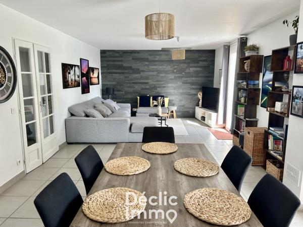 Vente maison Bassens, 134m² 7 pièces 416 000€ avec piscine