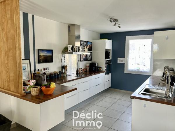 Vente maison Bassens, 134m² 7 pièces 416 000€ avec piscine