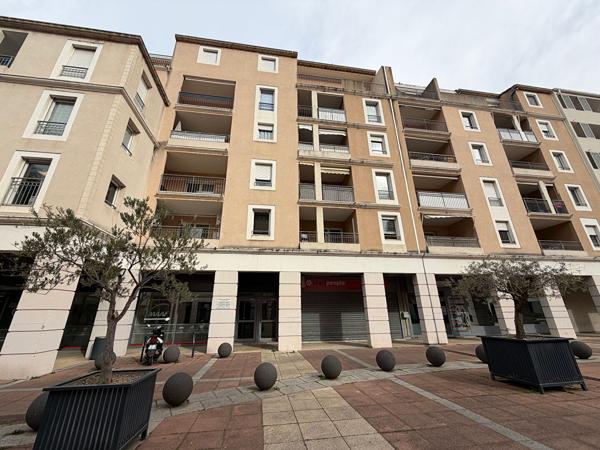 APPARTEMENT T2 - ASCENSEUR - CENTRE VILLE - CLIMATISATION - RESIDENCE SECURISEE - PARKING - BALCON