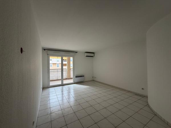 APPARTEMENT T2 - ASCENSEUR - CENTRE VILLE - CLIMATISATION - RESIDENCE SECURISEE - PARKING - BALCON