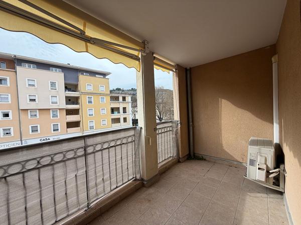 APPARTEMENT T2 - ASCENSEUR - CENTRE VILLE - CLIMATISATION - RESIDENCE SECURISEE - PARKING - BALCON
