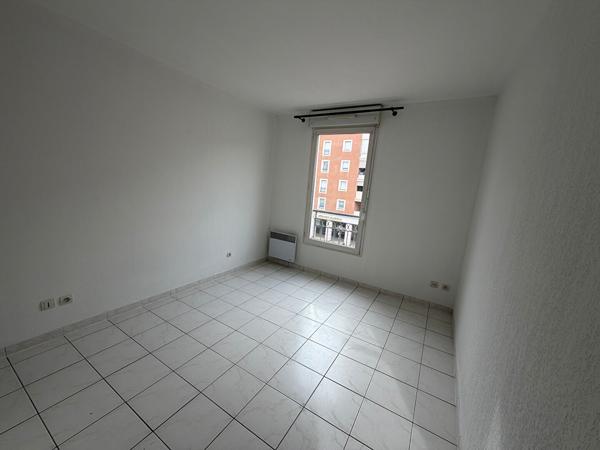 APPARTEMENT T2 - ASCENSEUR - CENTRE VILLE - CLIMATISATION - RESIDENCE SECURISEE - PARKING - BALCON