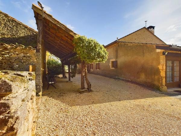 Maison magnifiquement rénovée avec écuries et potentiel de revenus