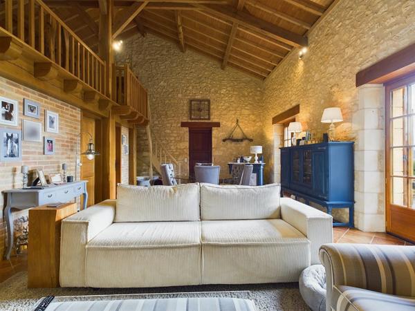 Maison magnifiquement rénovée avec écuries et potentiel de revenus
