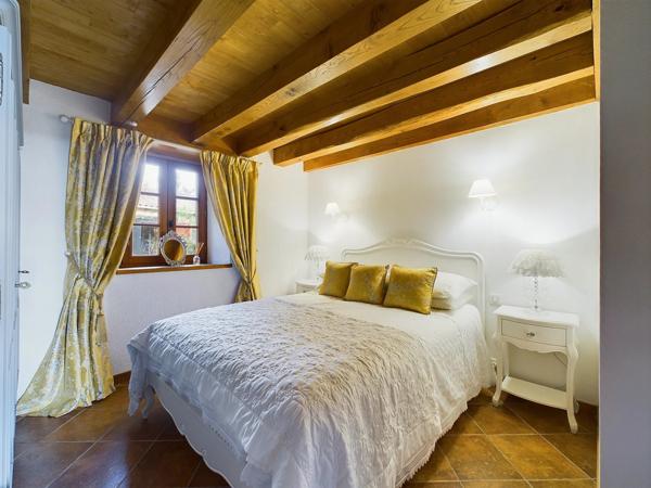 Maison magnifiquement rénovée avec écuries et potentiel de revenus