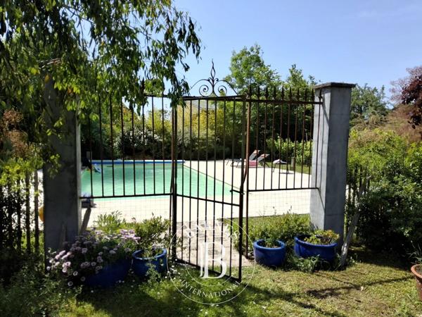 Courville-sur-Eure, Maison 6 Chambres -  370 m² à vendre