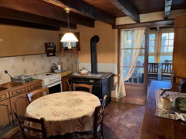 Maison de bourg de 3 chambres, garage et Jardin attenantes