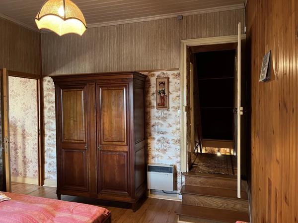 Maison de bourg de 3 chambres, garage et Jardin attenantes