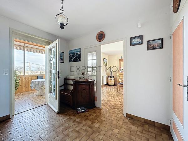 Juliénas (69840) Maison spacieuse avec vue panoramique et hangar, bureau et caveau de dégustation à Juliénas - Idéale artisan,