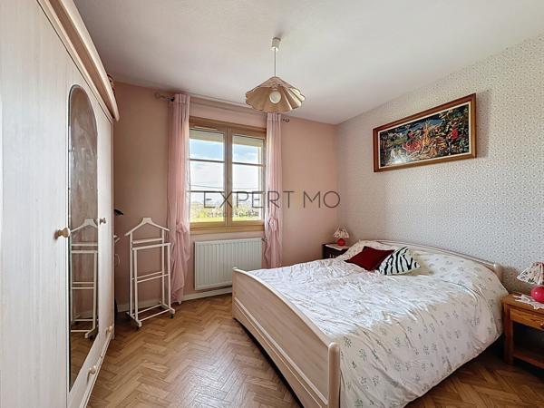 Juliénas (69840) Maison spacieuse avec vue panoramique et hangar, bureau et caveau de dégustation à Juliénas - Idéale artisan,