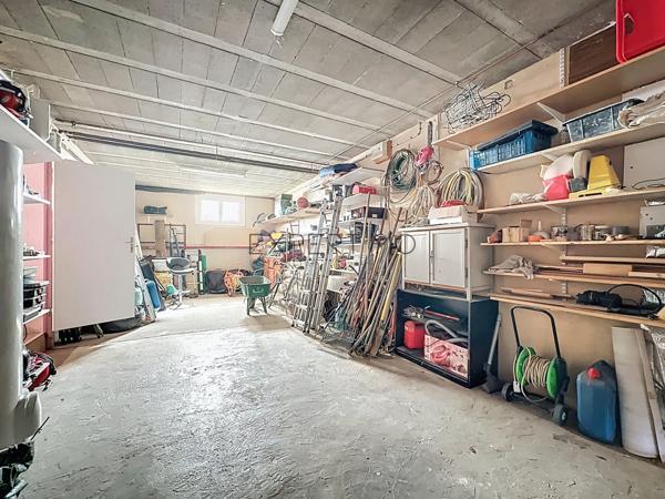 Juliénas (69840) Maison spacieuse avec vue panoramique et hangar, bureau et caveau de dégustation à Juliénas - Idéale artisan,