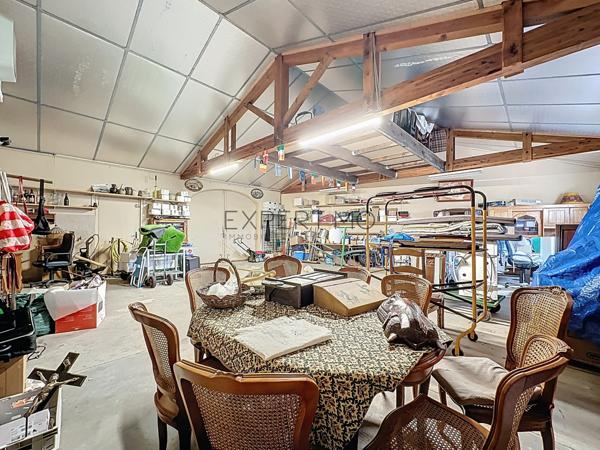 Juliénas (69840) Maison spacieuse avec vue panoramique et hangar, bureau et caveau de dégustation à Juliénas - Idéale artisan,