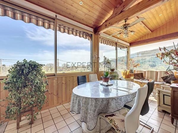 Juliénas (69840) Maison spacieuse avec vue panoramique et hangar, bureau et caveau de dégustation à Juliénas - Idéale artisan,