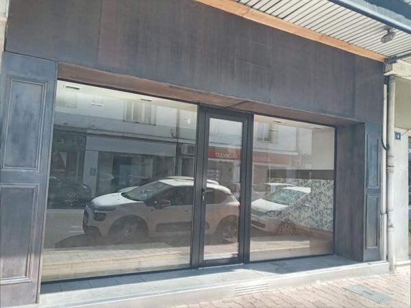 LOCAL COMMERCIAL DE 253 m2 AVEC VITRINE LANGON CENTRE