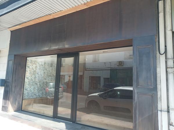 LOCAL COMMERCIAL DE 253 m2 AVEC VITRINE LANGON CENTRE