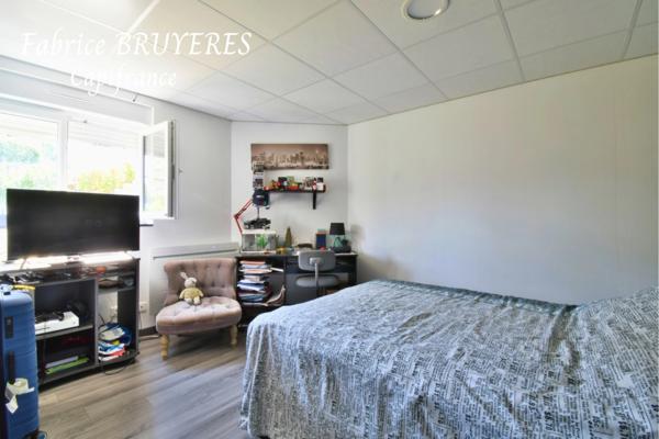 Maison à vendre 9 pièces MEYMAC (19)