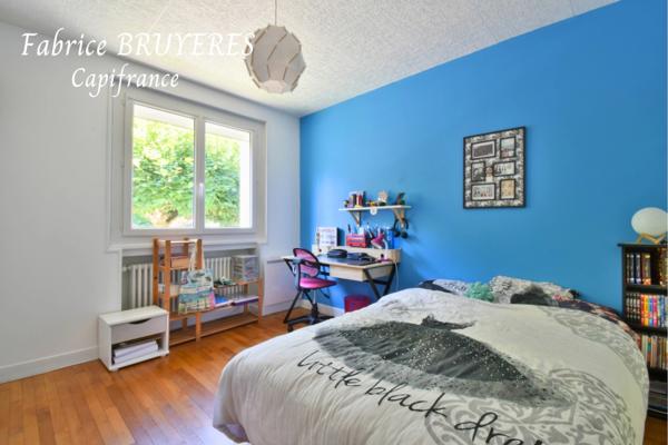 Maison à vendre 9 pièces MEYMAC (19)