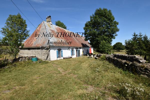 Besse-et-Saint-Anastaise (63610) Dépt 63, secteur BESSE ET ST ANASTAISE, Ancienne FERMETTE restaurée, 83 m2, isolée sur terrain de 4545m2