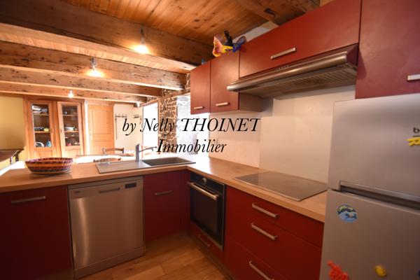 Besse-et-Saint-Anastaise (63610) Dépt 63, secteur BESSE ET ST ANASTAISE, Ancienne FERMETTE restaurée, 83 m2, isolée sur terrain de 4545m2