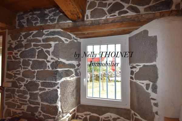 Besse-et-Saint-Anastaise (63610) Dépt 63, secteur BESSE ET ST ANASTAISE, Ancienne FERMETTE restaurée, 83 m2, isolée sur terrain de 4545m2