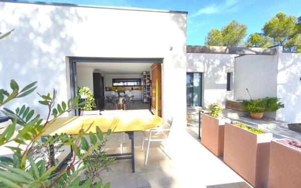 Maison à vendre    4 pièces • 129 m2 Nîmes