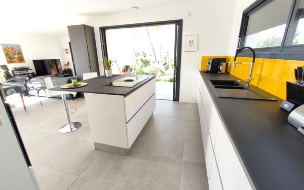 Maison à vendre    4 pièces • 129 m2 Nîmes