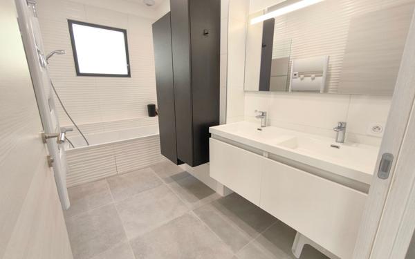 Maison à vendre    4 pièces • 129 m2 Nîmes