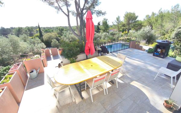 Maison à vendre    4 pièces • 129 m2 Nîmes