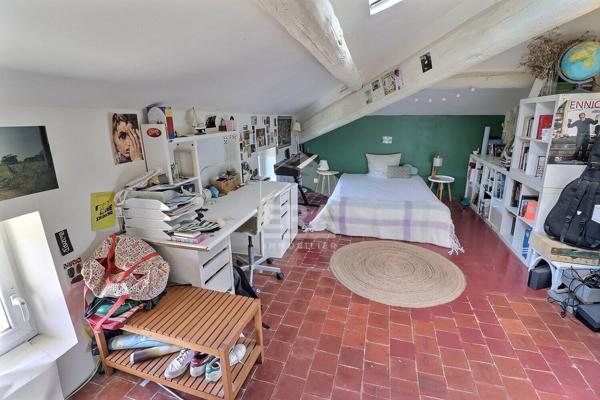 A VENDRE Entraigues Sur La Sorgue Maison 5 pièce(s) 130 m²