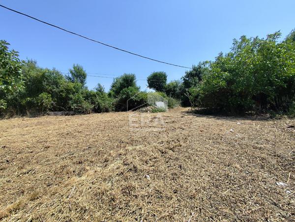 Terrain constructible non viabiliser à Marnay