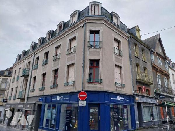 VITRE. Centre ville. Charmant appartement de type 2 de 43,26 m2 Hab. situé au 3ème étage (sans ...