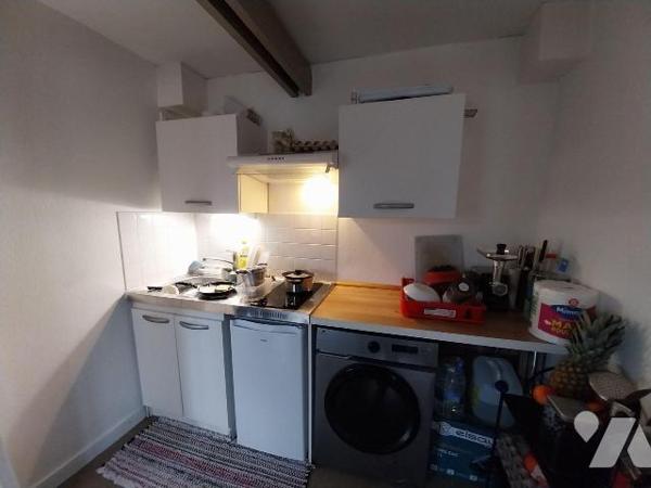 VITRE. Centre ville. Charmant appartement de type 2 de 43,26 m2 Hab. situé au 3ème étage (sans ...