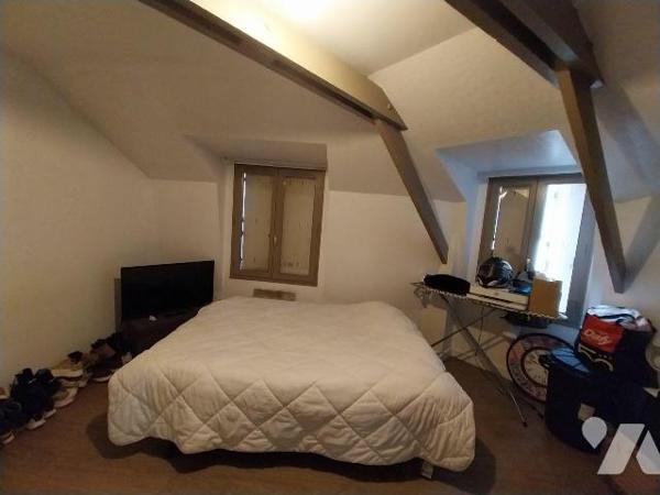 VITRE. Centre ville. Charmant appartement de type 2 de 43,26 m2 Hab. situé au 3ème étage (sans ...