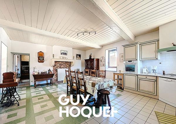 Maison en Pierre 2 Chs + Bureau et terrasse avec terrain de 607 m² environ - 71850 CHARNAY LES MACON