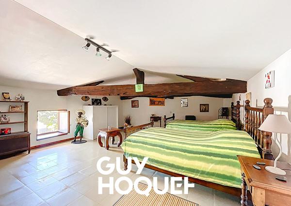 Maison en Pierre 2 Chs + Bureau et terrasse avec terrain de 607 m² environ - 71850 CHARNAY LES MACON