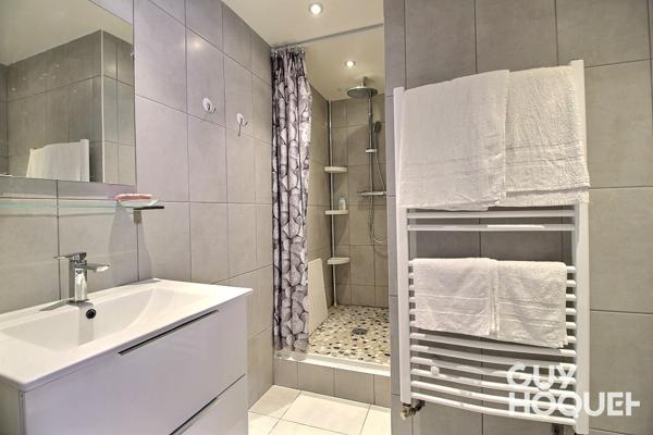 Maison 6 pièces de 110 m² avec studio indépendant à Grigny Village