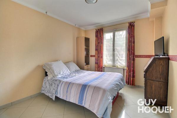 Maison 6 pièces de 110 m² avec studio indépendant à Grigny Village