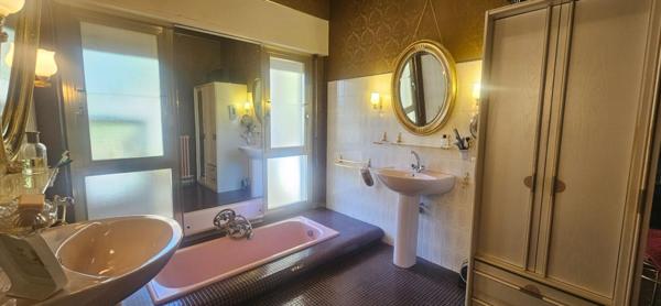 MAISON OLLIOULES - FAVEYROLLES- 295 m ²