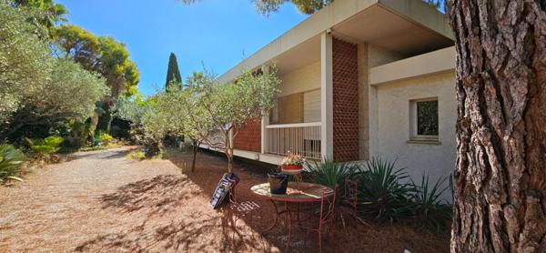 MAISON OLLIOULES - FAVEYROLLES- 295 m ²