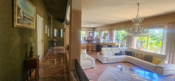 MAISON OLLIOULES - FAVEYROLLES- 295 m ²