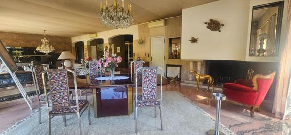 MAISON OLLIOULES - FAVEYROLLES- 295 m ²