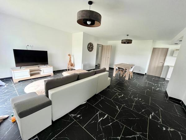 SAINT CYR EN TALMONDAIS (85) A 15 MIN DES PLAGES VILLA PLAIN PIED GRAND CONFORT 3 CHAMBRES HANGAR JARDIN