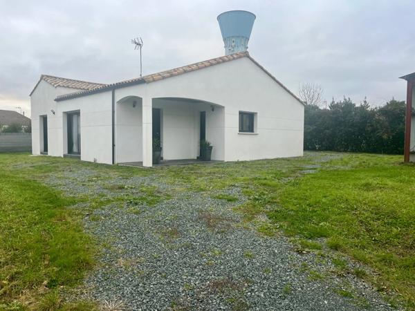 SAINT CYR EN TALMONDAIS (85) A 15 MIN DES PLAGES VILLA PLAIN PIED GRAND CONFORT 3 CHAMBRES HANGAR JARDIN