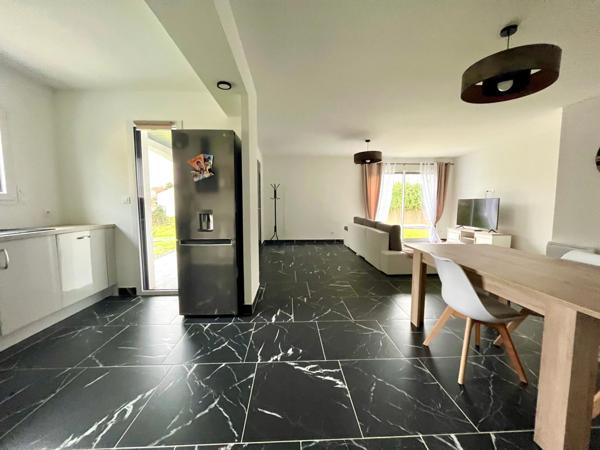 SAINT CYR EN TALMONDAIS (85) A 15 MIN DES PLAGES VILLA PLAIN PIED GRAND CONFORT 3 CHAMBRES HANGAR JARDIN