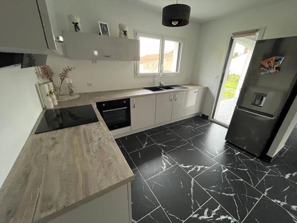 SAINT CYR EN TALMONDAIS (85) A 15 MIN DES PLAGES VILLA PLAIN PIED GRAND CONFORT 3 CHAMBRES HANGAR JARDIN