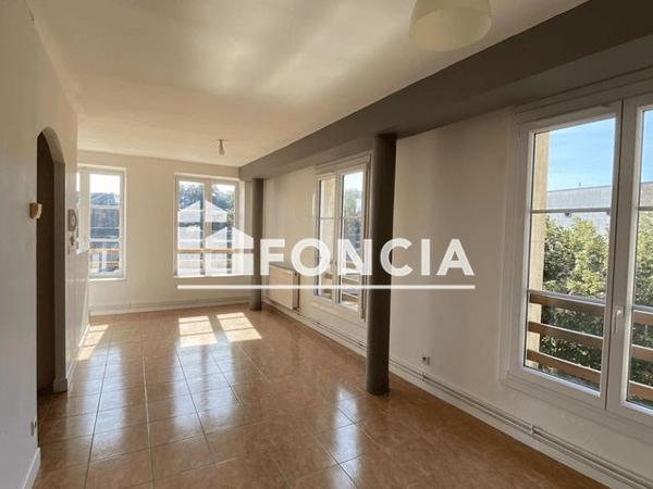 Location Appartement 3 pièces 62 m² - 6 RUE ROVIGO Sedan 08200
