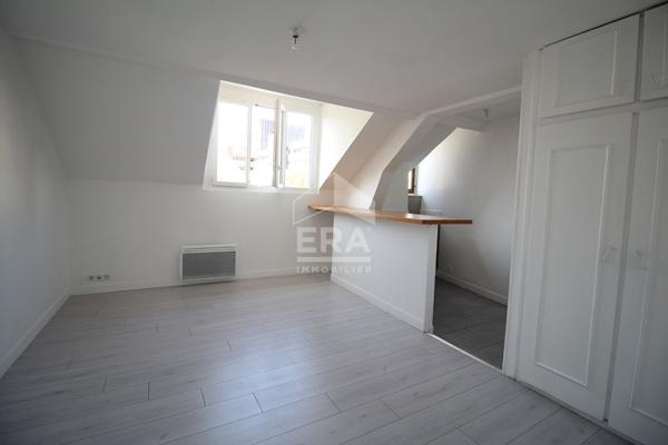 MELUN GARE - CHARMANT F3 EN DERNIER ETAGE