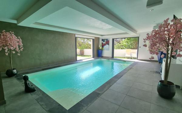 Maison à vendre    4 pièces • 239,50 m2 Marseille 13