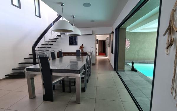 Maison à vendre    4 pièces • 239,50 m2 Marseille 13